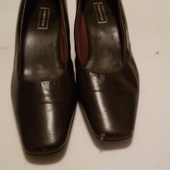 Brown Pumps - Picture 4 of 4